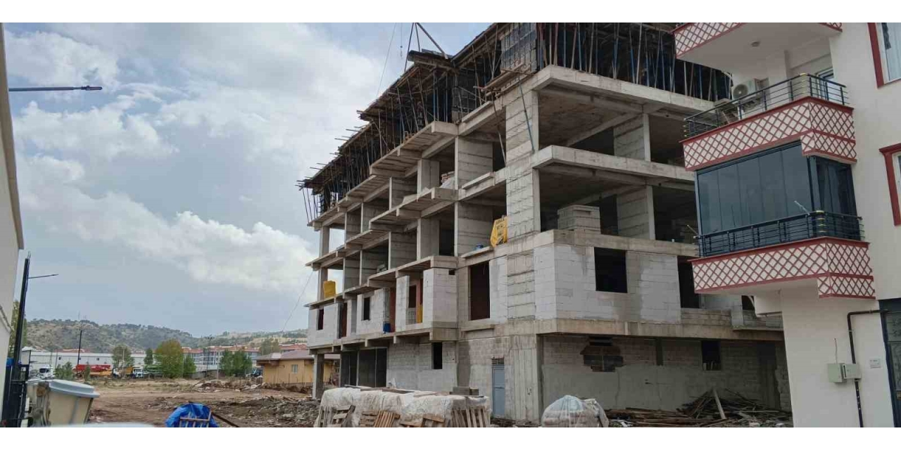İnşaattan Düşen İşçi Ağır Yaralandı