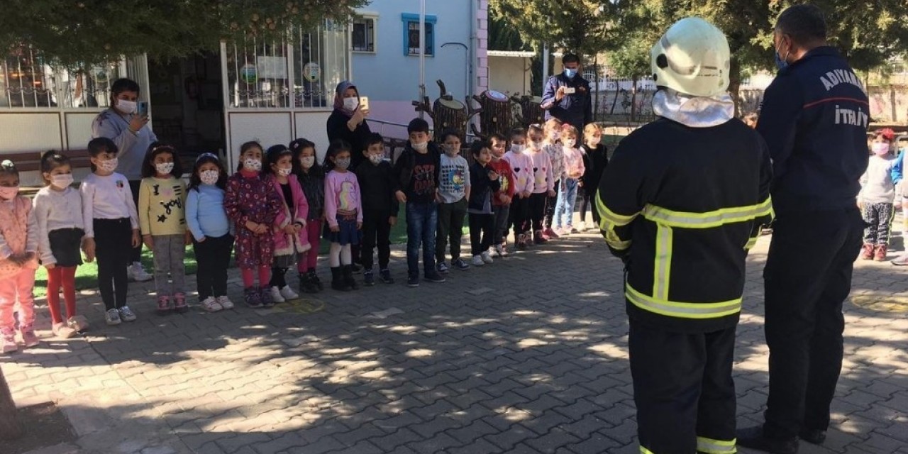 İtfaiyeci Erlerinden Miniklere Yangın Eğitimi