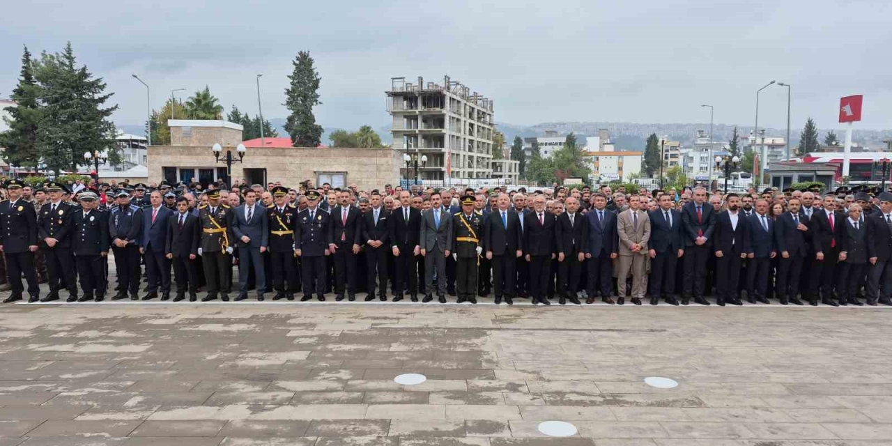 Adıyaman’da Atatürk Anıtı’na Çelenk Sunuldu