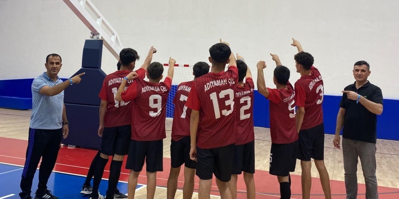 Adıyamanlı Çocuklardan Voleybol Şampiyonasında Büyük Başarı
