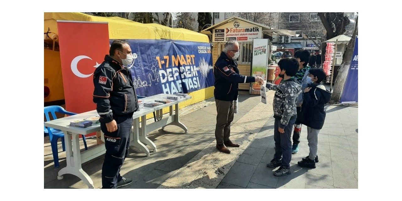 Afad Ekipleri Halkı Bilinçlendiriyor
