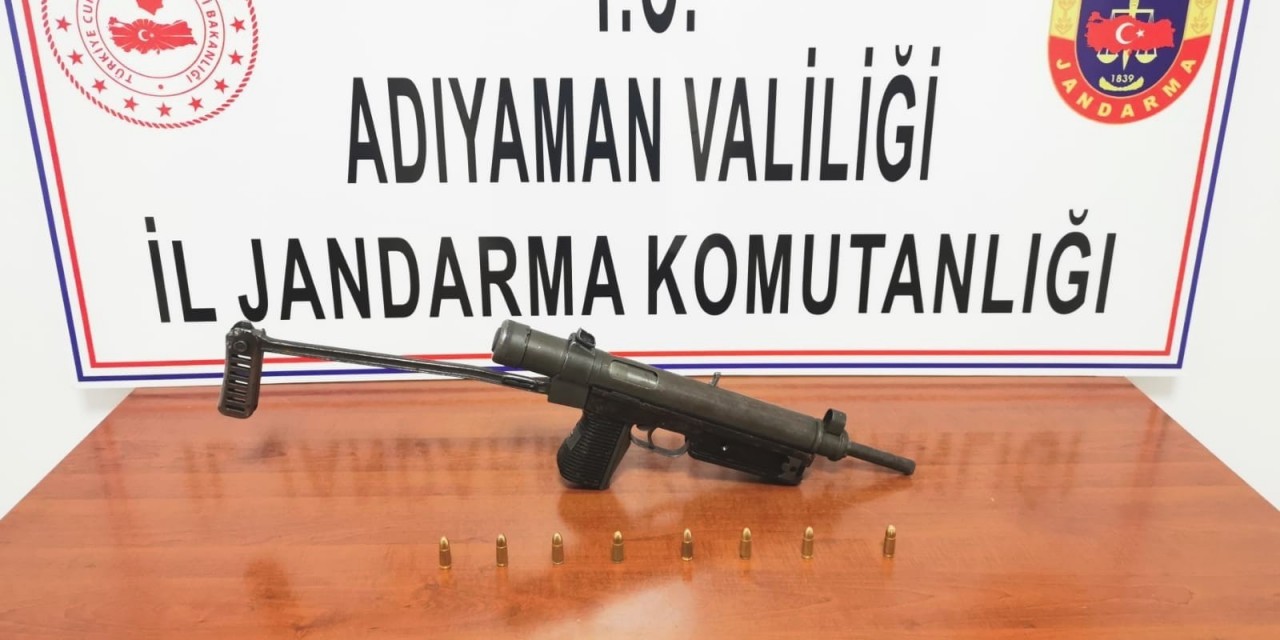 Hafif Makineli Tüfek İle Gezen Şahıs Yakalandı