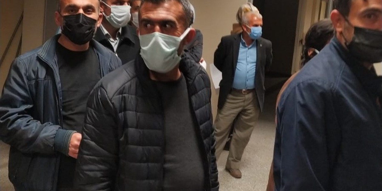 Öğretmenler İlk İftar Sonrası Aşı İçin Sıraya Girdi