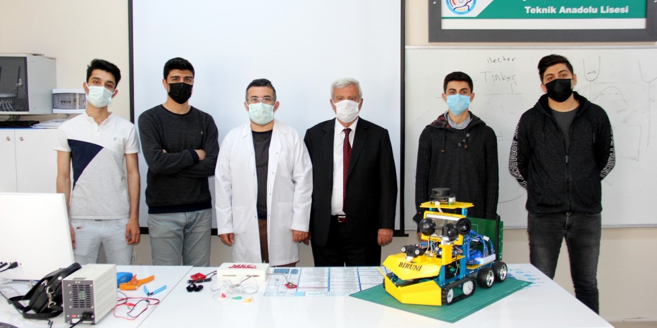Lise Öğrencileri, Kutuplar İçin Robot Tasarladı