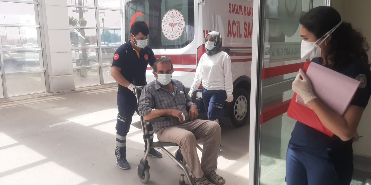 Kontrolden Çıkan Traktör Şarampole Girdi: 1 Yaralı