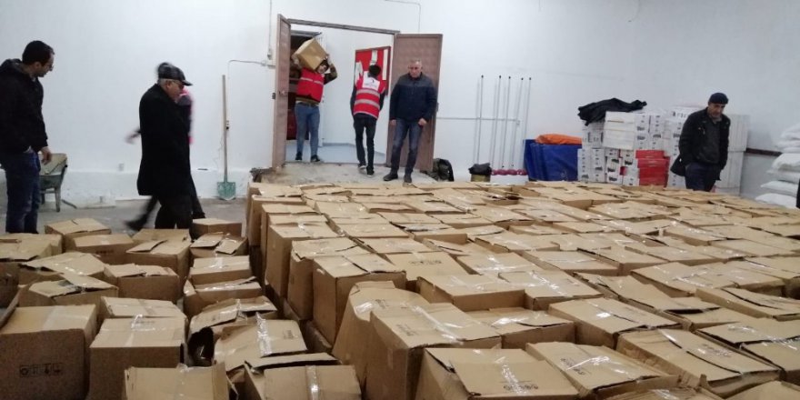 Türk Kızılay’ı Yardımları Afad’a Teslim Etti
