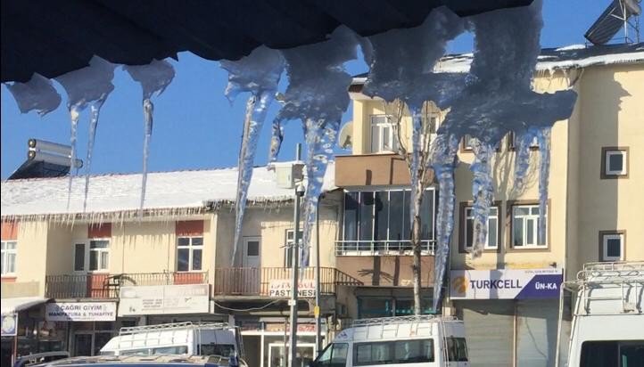 Sincik’te Dondurucu Soğuk Hayatı Olumsuz Etkiliyor