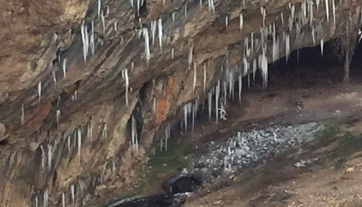 Buz Tutan Cendere Kanyonunda Sarkıtlar Oluştu