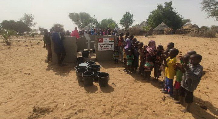 Lise Öğrenci Ve Öğretmenlerinden Nijer’de Su Kuyusu