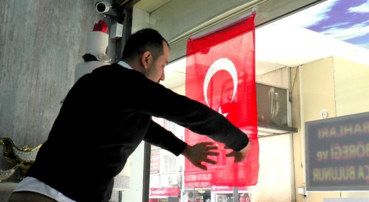 Adıyaman’da İş Yerleri Türk Bayrakları İle Donatıldı