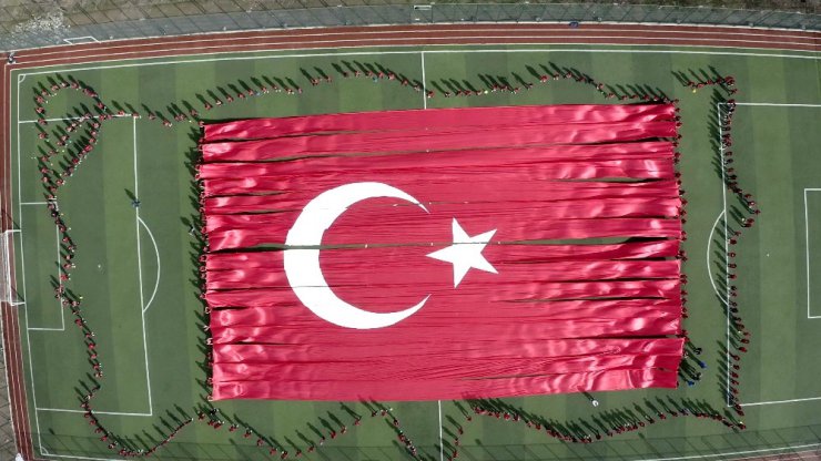 Adıyaman’da Dev Türk Bayrağı Ve Türkiye Haritasıyla Askere Selam