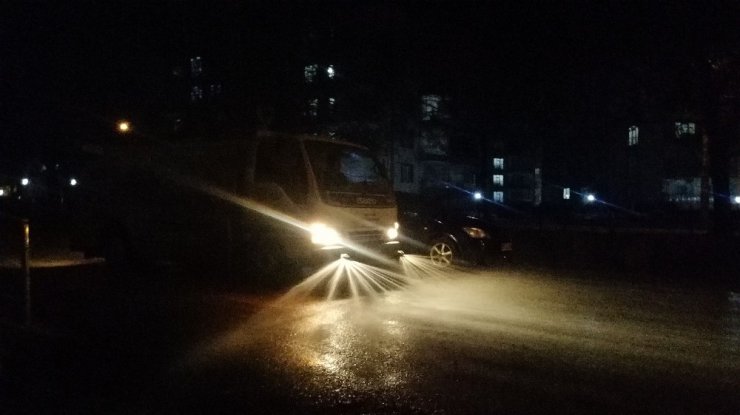 Gölbaşı Belediyesi Gece Gündüz Cadde Ve Sokakları Dezenfekte Ediyor
