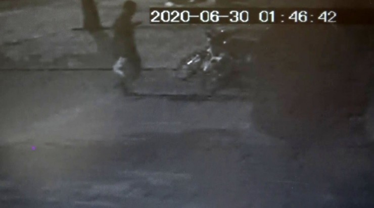 Bisiklet Hırsızı Kameralara Yakalandı
