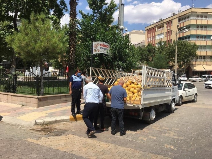 Zabıta Ekipleri, Kaldırım İşgallerine Göz Yummuyor