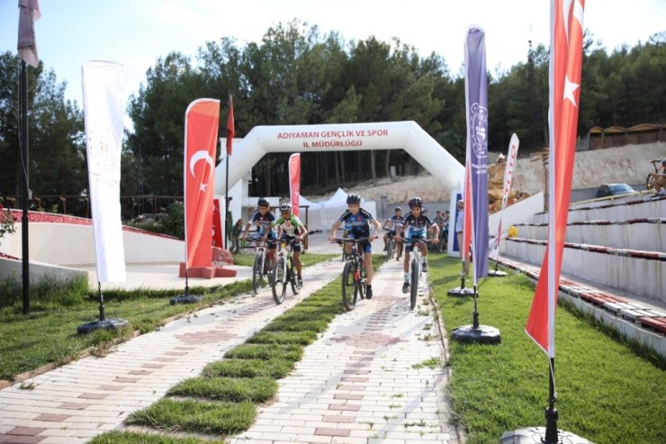Adıyaman’da Dağ Bisiklet Turnuvası Düzenlendi