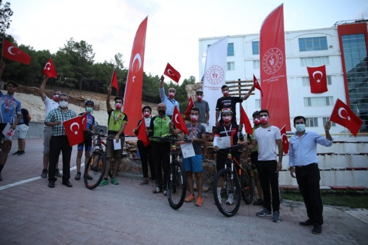 Adıyaman’da Dağ Bisiklet Turnuvası Düzenlendi