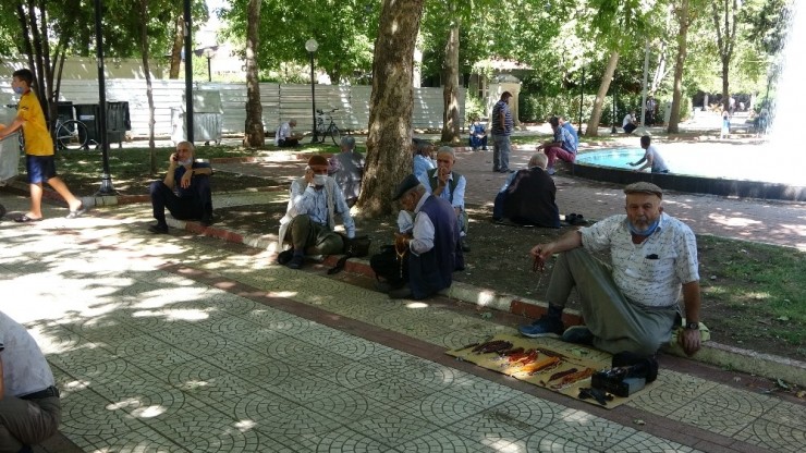 Adıyaman’da Yaşlıların Sokağa Çıkma Zamanı Belirlendi