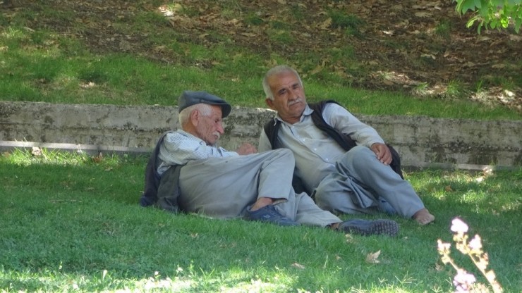 Adıyaman’da Yaşlıların Sokağa Çıkma Zamanı Belirlendi