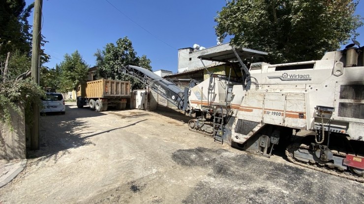 Cumhuriyet Mahallesinde Asfalt Öncesi Hazırlık Çalışması