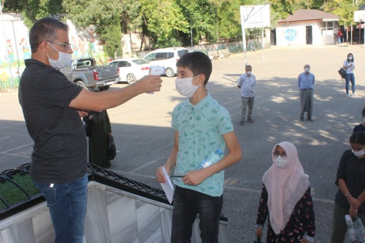 Bursluluk Sınavında Sosyal Mesafe Hassasiyeti