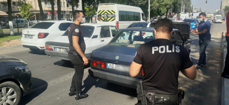 Şüpheli Otomobil Polis Ekiplerini Harekete Geçirdi