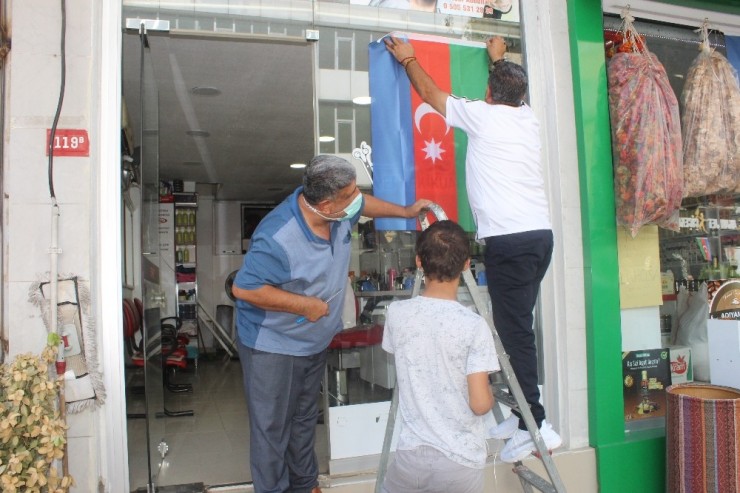 Esnaf Azerbaycan İçin Tek Yürek Oldu