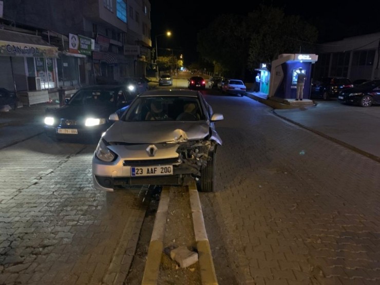 Otomobile Çarpıp Kaçan Sürücü Yeniden Kaza Yapınca Yakalandı