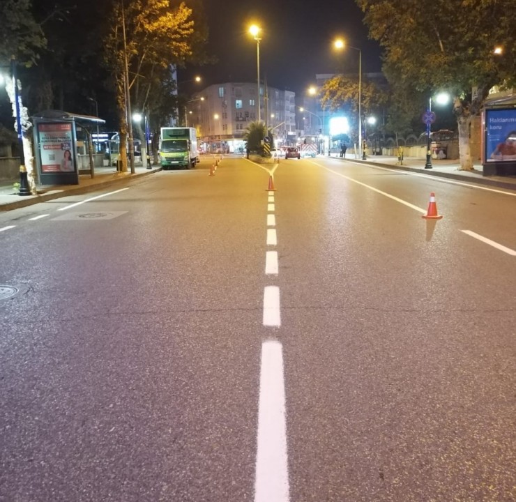 Caddelerde Yol Çizgi Çalışması Yapıldı