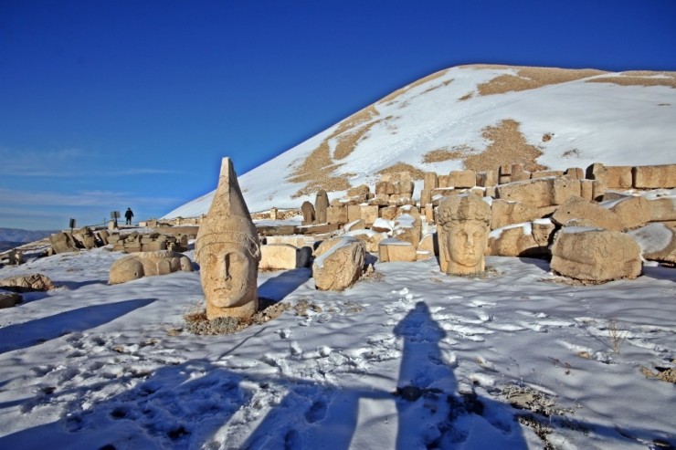 Nemrut Dağı’na Sezonun İlk Karı Düştü