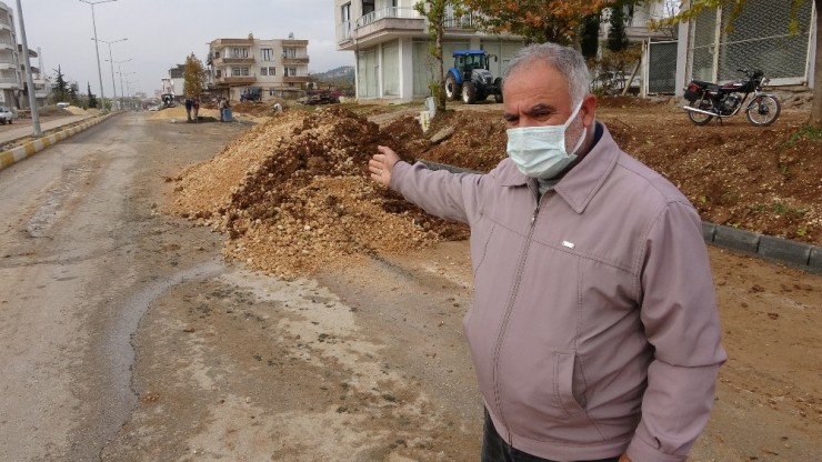 Kum Yığınına Çarpıp Uçan Araç Güvenlik Kamerasında