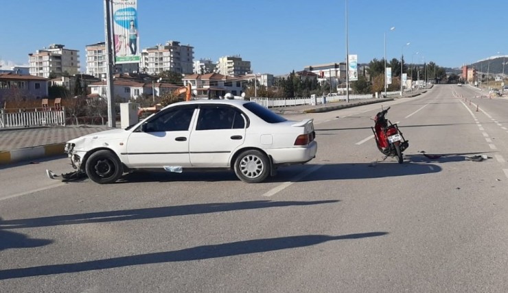 Yaşı Küçük Çocuğun Kullandığı Araç Kazaya Neden Oldu: 1 Yaralı