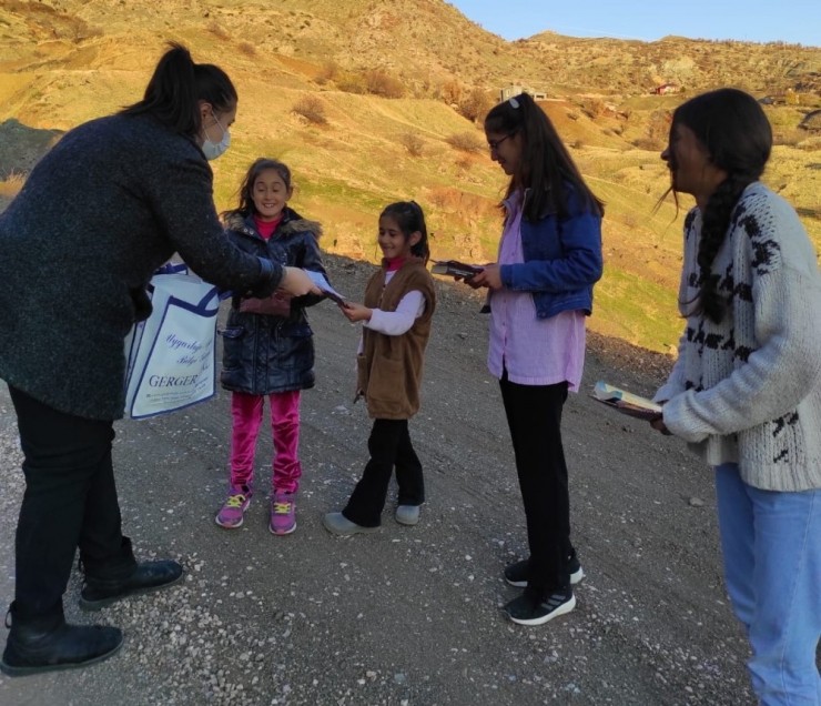 Gerger’de Gezici Kütüphane Hizmeti Başladı