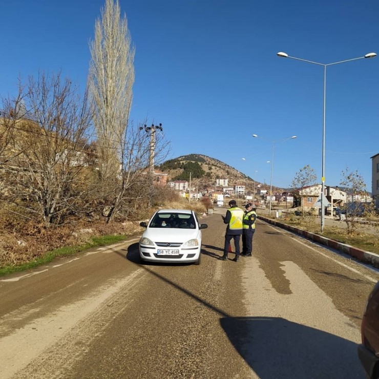 Jandarma’dan Sokağa Çıkma Yasağı Uygulaması