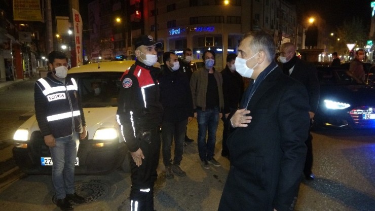 Vali Sürücülere Ve Polislere Çorba İkram Etti