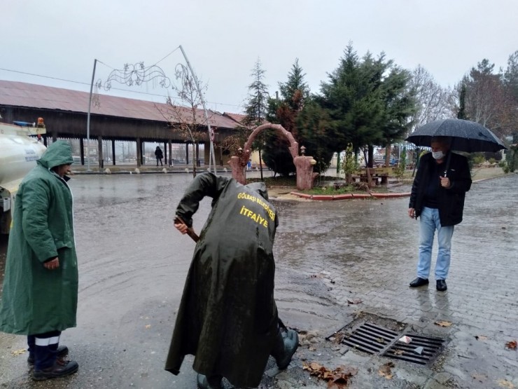 İtfaiye Ekiplerinden Su Baskınlarına Karşı Yoğun Mesai