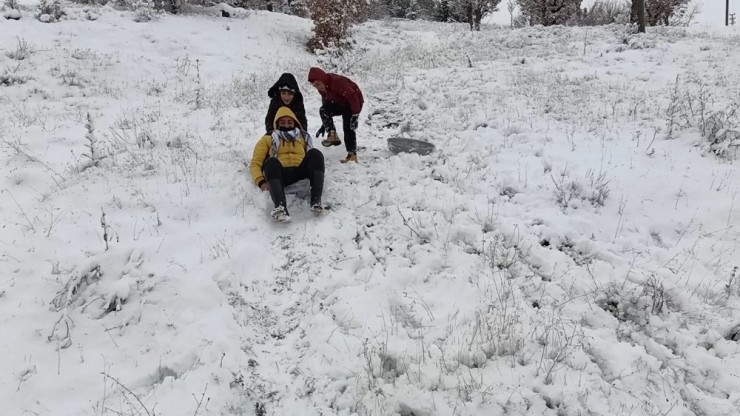 Plastik Leğen Ve Poşetlerle Kaydılar