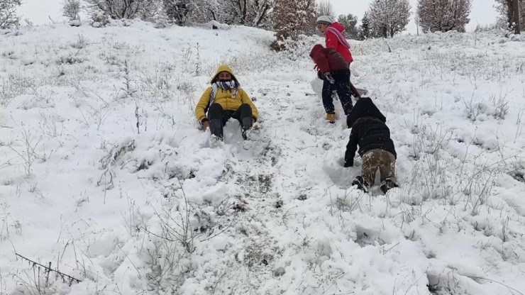 Plastik Leğen Ve Poşetlerle Kaydılar