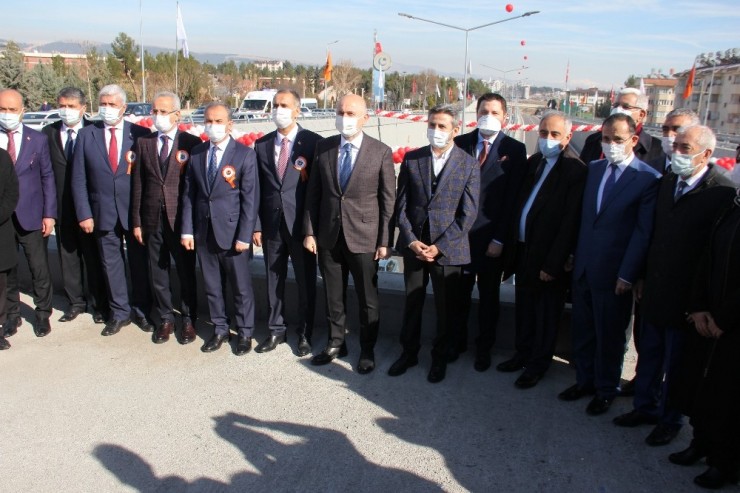 Bakan Karaismailoğlu: “dağları Tünellerle Deliyor, Nehirleri Köprülerle Aşıyoruz”