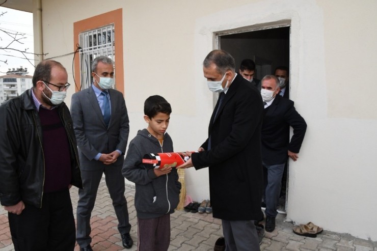 Vali Çuhadar’dan, Yıldırım Ailesine Taziye Ziyareti