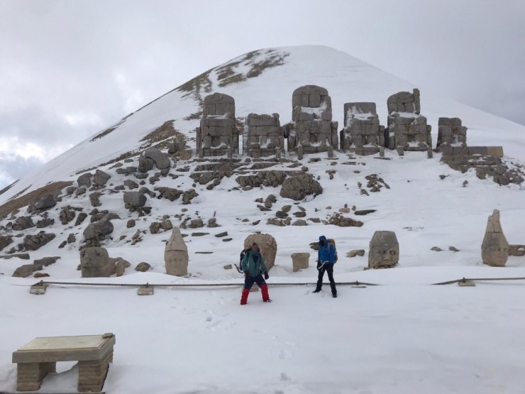 Dağcılar Nemrut Dağı Zirvesine Çıktı