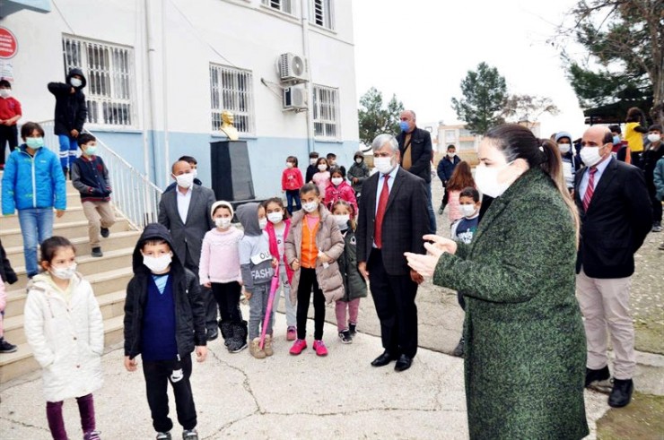 Kaymakam Demir’den İlkokul Öğrencileriyle Bir Araya Geldi