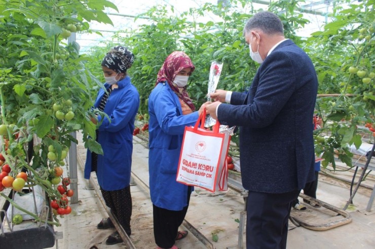 Kendi Günlerinde Çalışan Tarım İşçisi Kadınlar Unutulmadı