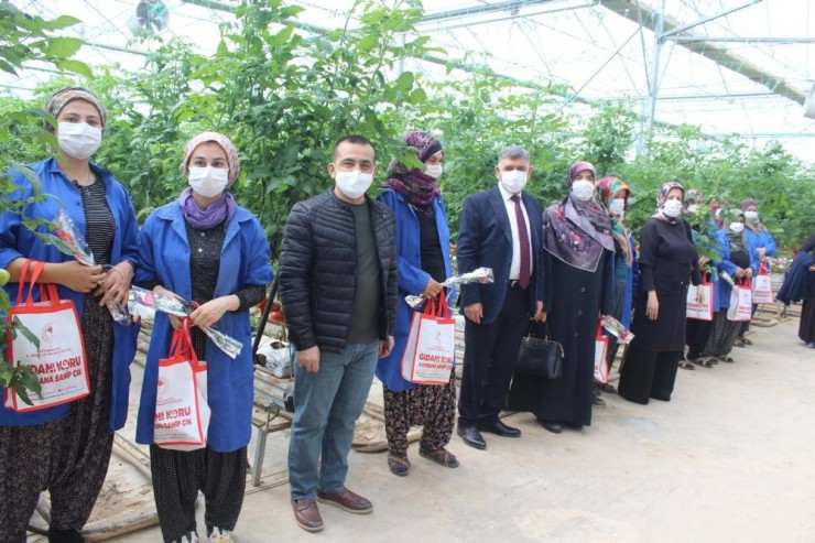 Kendi Günlerinde Çalışan Tarım İşçisi Kadınlar Unutulmadı