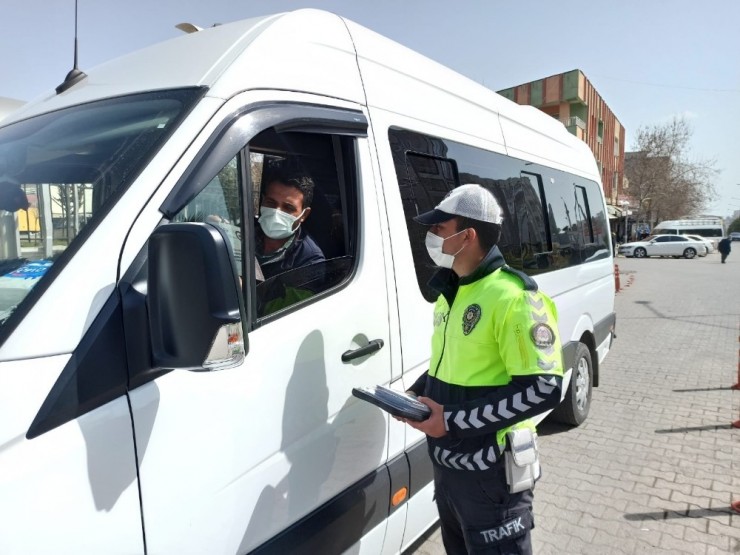 Kahta Polisi Halkın Güvenliği İçin Broşür Dağıttı