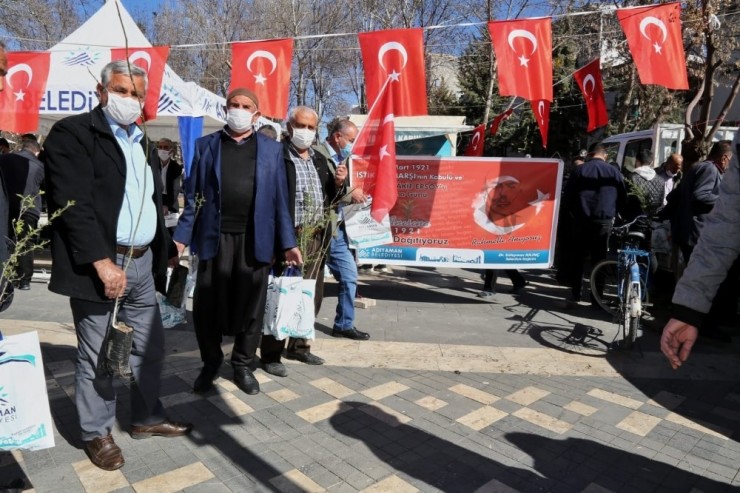 İstiklal Marşının Kabulü Fidan Dağıtılarak Kutlandı