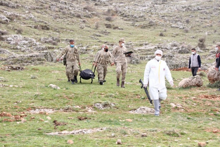 Dağ Başında Erkek Cesedi Bulundu