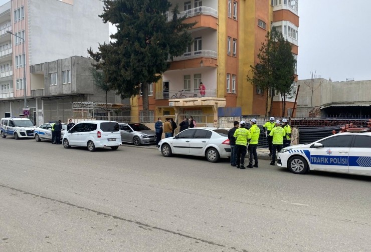 Radar Cezası Yememek İçin Akıllara Gelmeyen Şeyi Yaptı