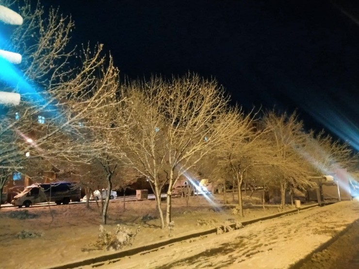 Adıyaman-gaziantep Karayolunda Ulaşıma Kar Engeli