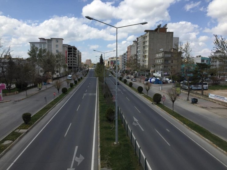 Adıyaman’da Sokaklar Boş Kaldı