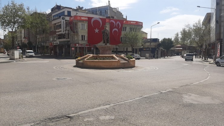 Adıyaman’da Sokaklar Boş Kaldı